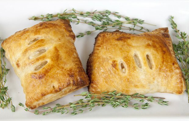 http://www.spachethespatula.com/wp-content/uploads/2013/12/Chanterelle-Hand-Pies_3-620x398.jpg