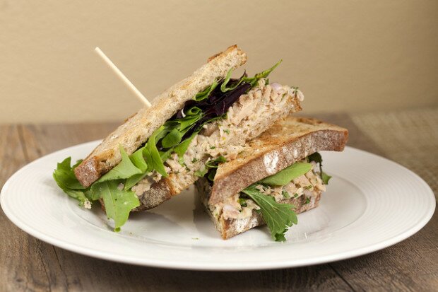 Tuscan Tuna and White Bean Sandwiches | www.spachethespatula.com #recipe