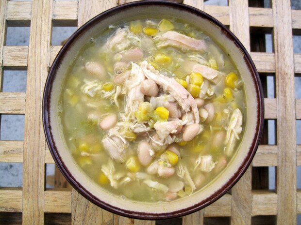 Easy Peasy White Chicken Chili | www.spachethespatula.com #recipe