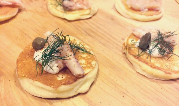 Smoked Whitefish Blinis | www.spachethespatula.com #recipe