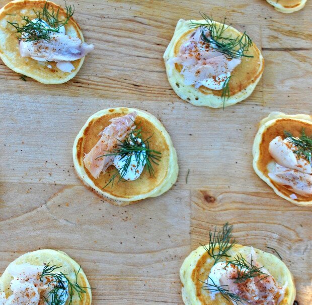 Smoked Whitefish Blinis | www.spachethespatula.com #recipe