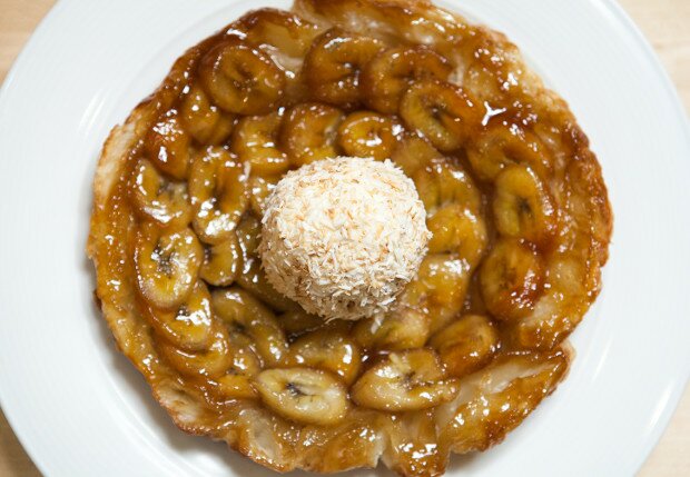 Mini Banana Tarte Tatin | www.spachethespatula.com #recipe