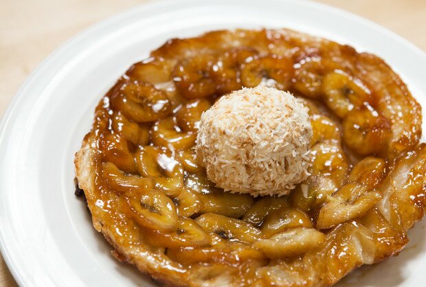 Mini Banana Tarte Tatin | www.spachethespatula.com #recipe