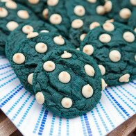 Blue Velvet White Chocolate Chip Cookies | www.spachethespatula.com #recipe