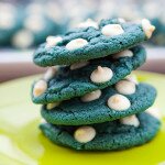 Blue Velvet White Chocolate Chip Cookies | www.spachethespatula.com #recipe