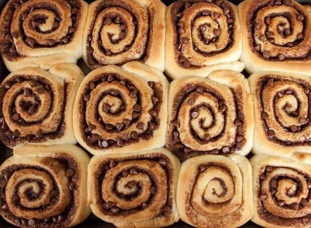 Chocolate Cinnamon Rolls | www.spachethespatula.com #recipe