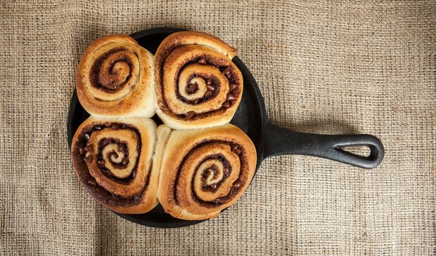 Chocolate Cinnamon Rolls | www.spachethespatula.com #recipe