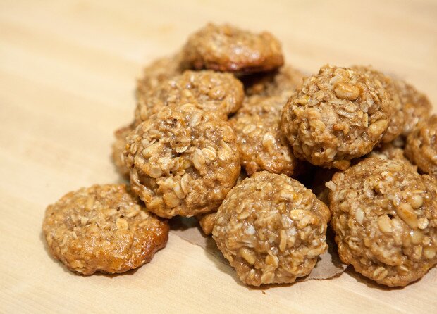 Orange-Tahini Pine Nut Cookies | www.spachethespatula.com #recipe (with #vegan and #gluten-free options!)