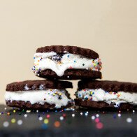 Oreo Ice Cream Sandwiches | www.spachethespatula.com #recipe