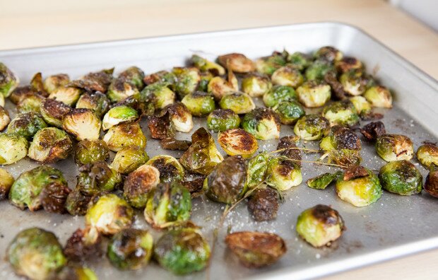 Simply Roasted Brussels Sprouts | www.spachethespatula.com #recipe