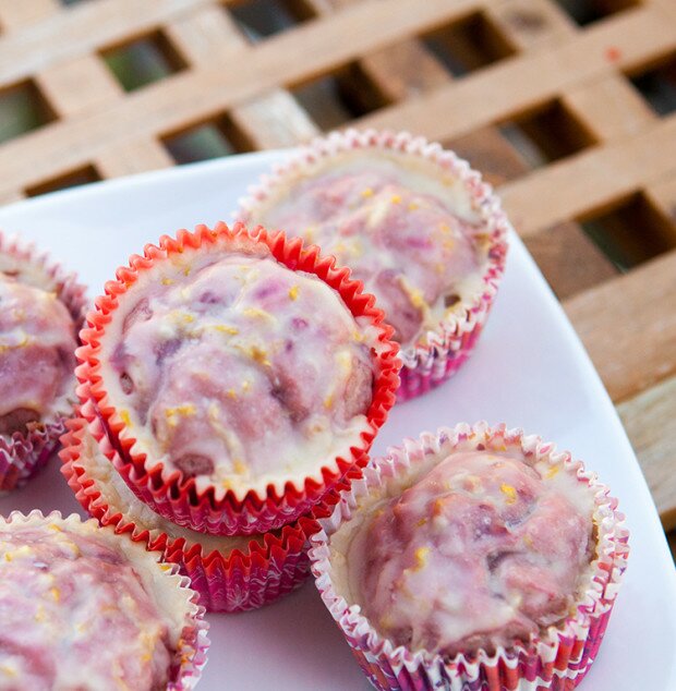 Blackberry Muffins with Lemon Glaze | www.spachethespatula.com #recipe