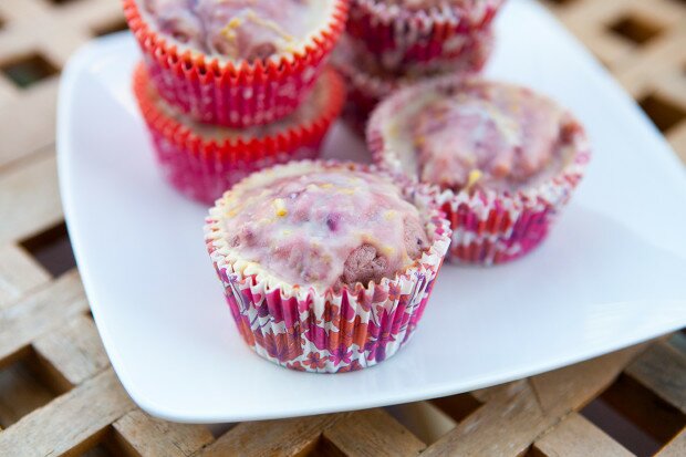 Blackberry Muffins with Lemon Glaze | www.spachethespatula.com #recipe