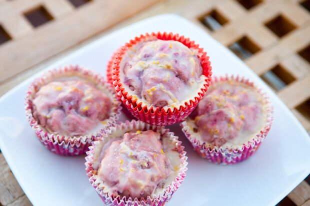 Blackberry Muffins with Lemon Glaze | www.spachethespatula.com #recipe