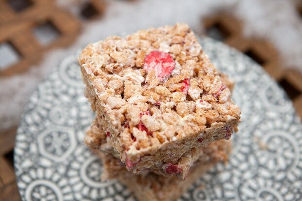 Strawberries & Cream Rice Crispies | www.spachethespatula.com #recipe