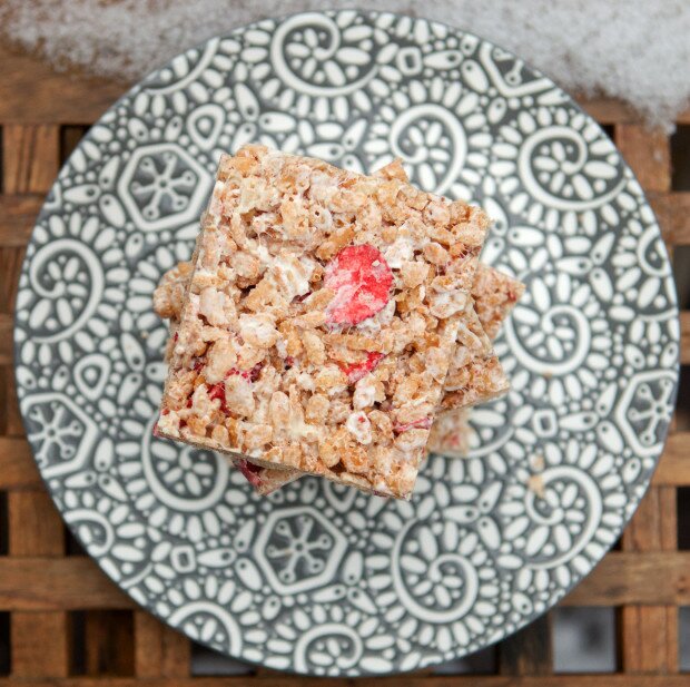 Strawberries & Cream Rice Crispies | www.spachethespatula.com #recipe