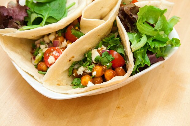 BBQ Chickpea Tacos | www.spachethespatula.com #recipe