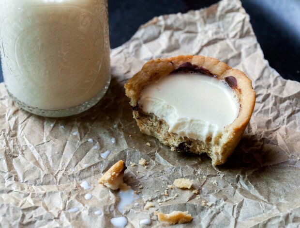 Chocolate Chip Cookie Cups with Panna Cotta Milk | www.spachethespatula.com #recipe