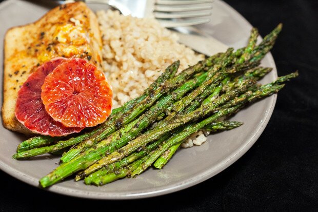 Pan-Seared Mahi Mahi with Blood Orange Butter & Pesto Roasted Asparagus | www.spachethespatula.com #recipe