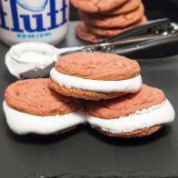 Strawberries & Cream Cookie Sandwiches | www.spachethespatula.com #recipe