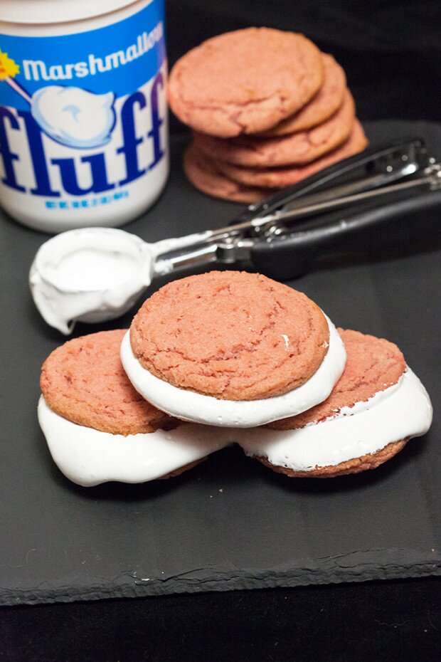 Strawberries & Cream Cookie Sandwiches | www.spachethespatula.com #recipe