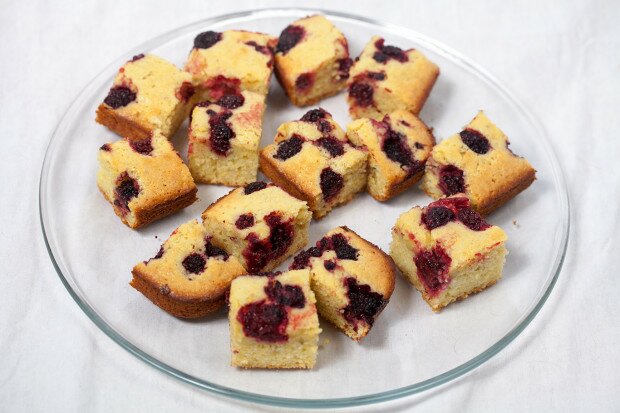 Blackberry-Lavender Cornbread | www.spachethespatula.com #recipe