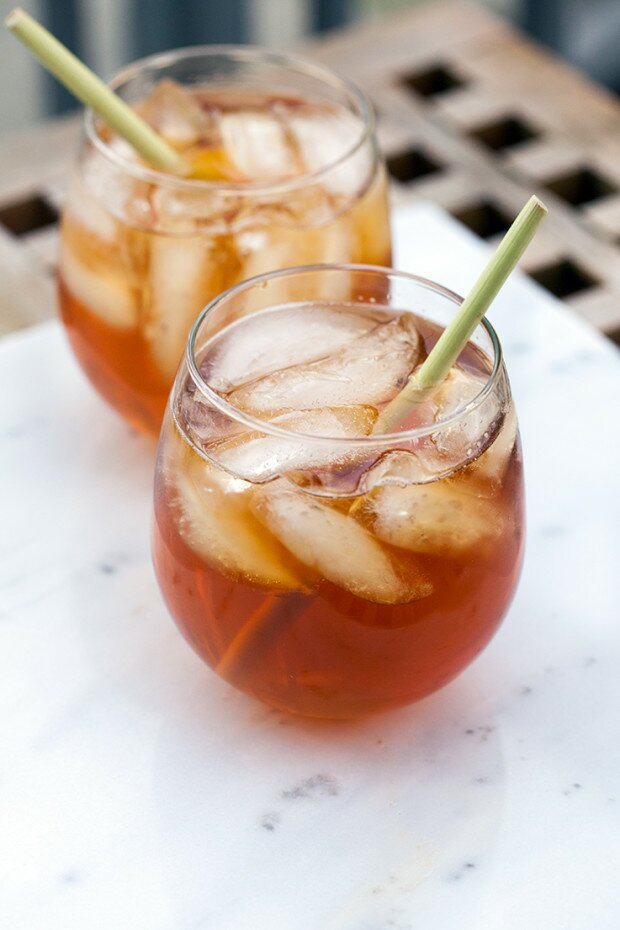 Ginger-Lemongrass Bourbon Iced Tea | www.spachethespatula.com #recipe