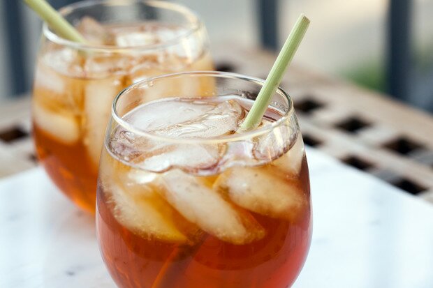 Ginger-Lemongrass Bourbon Iced Tea | www.spachethespatula.com #recipe