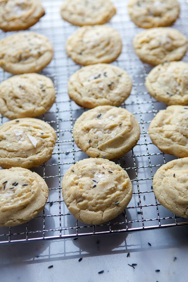 Salted White Chocolate Lavender Cookies | www.spachethespatula.com #recipe