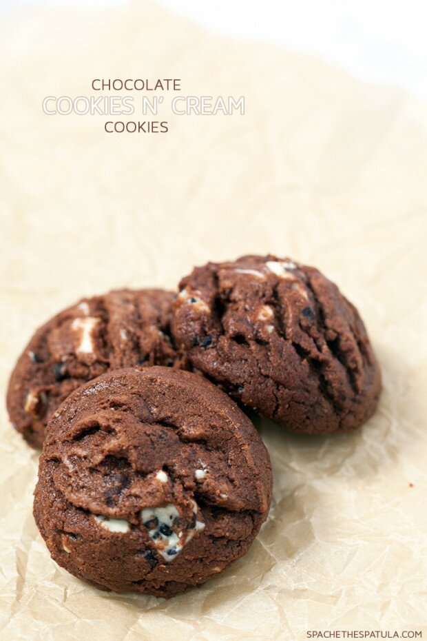 Chocolate Cookies N' Cream Cookies | www.spachethespatula.com #recipe