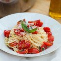 Angel Hair Pasta with Fresh Garlic Tomato Sauce | www.spachethespatula.com #recipe