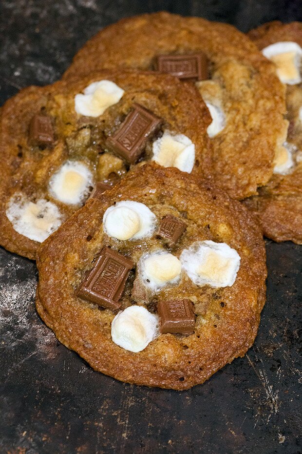 S'mores Cookies | www.spachethespatula.com #recipe