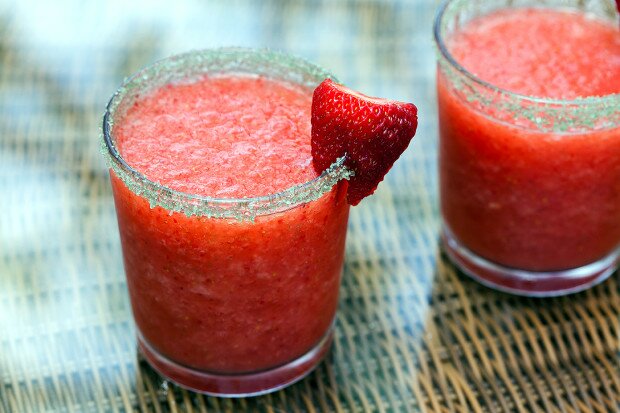 Strawberry Key Lime Margaritas | www.spachethespatula.com #recipe