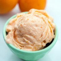 Honey Apricot Frozen Yogurt | www.spachethespatula.com #recipe