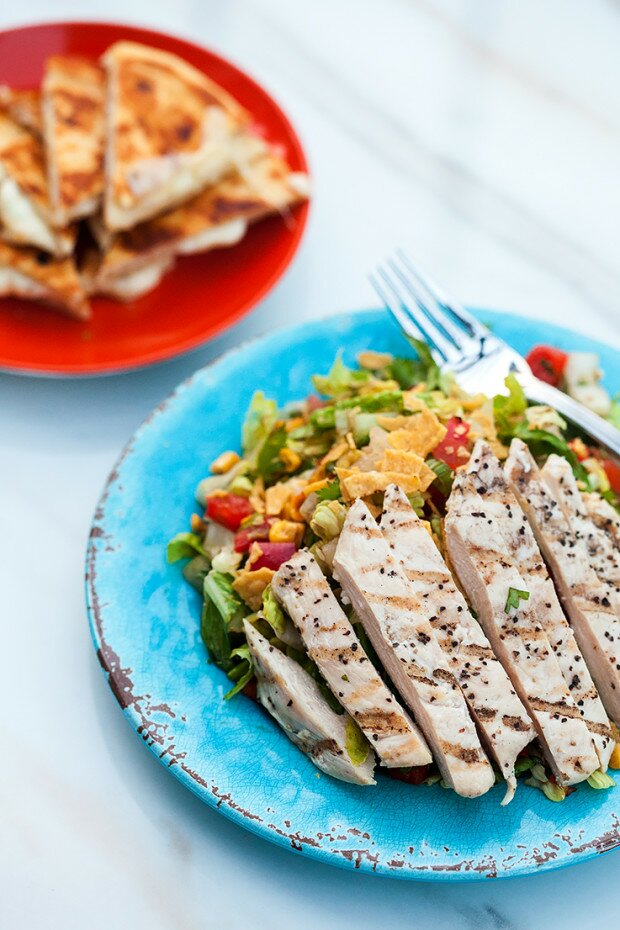 Quesadilla Blast Salad | www.spachethespatula.com #recipe