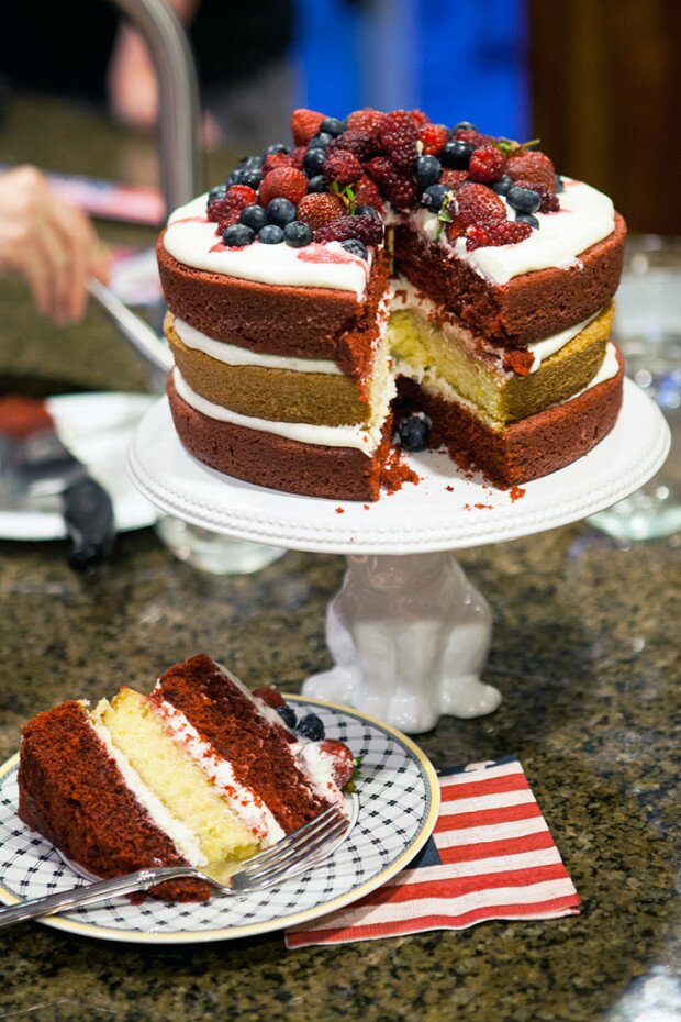 Fourth of July Cake | www.spachethespatula.com #recipe