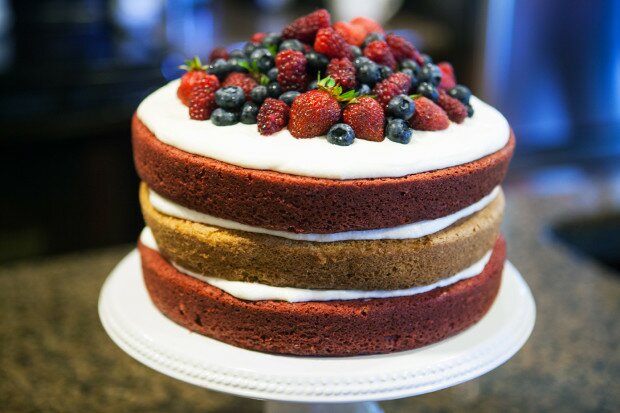 Fourth of July Cake | www.spachethespatula.com #recipe