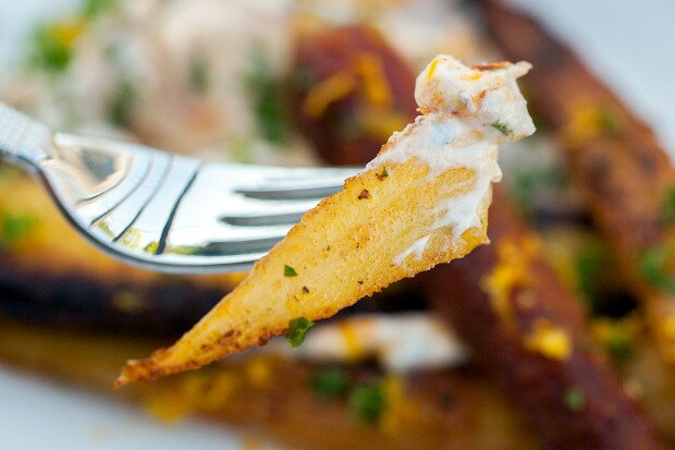 Spice-Crusted Carrots with Harissa Yogurt | www.spachethespatula.com #recipe