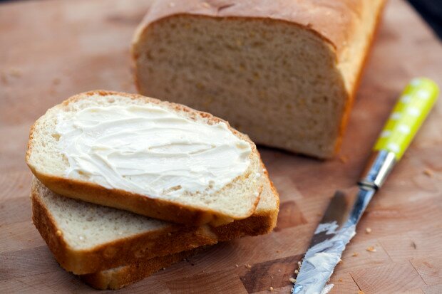 Walter Sands' Soft and Fluffy Sandwich Bread | www.spachethespatula.com #recipe