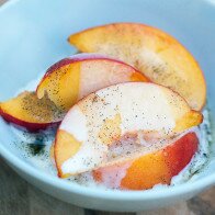 Peaches and Cream with Vanilla Bean-Zinfandel Caramel Sauce | www.spachethespatula.com #recipe