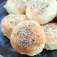 Everything Hamburger Buns | www.spachethespatula.com #recipe