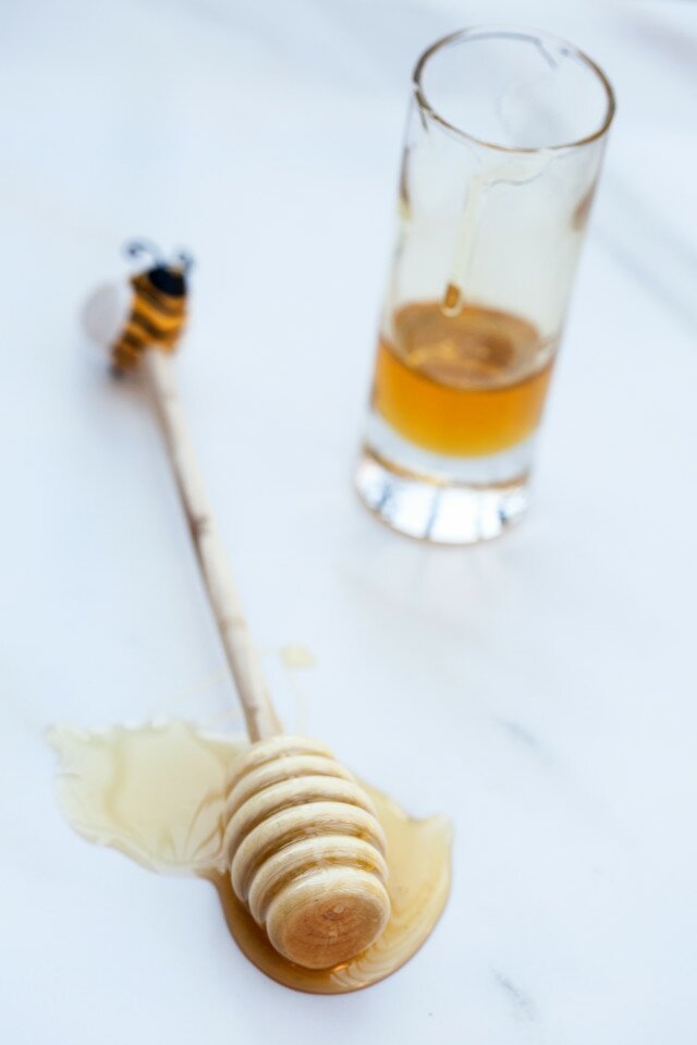 Honey-Lavender Lemonade | www.spachethespatula.com #recipe