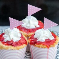 Smashing Strawberry Tres Leches Cupcakes | www.spachethespatula.com #recipe