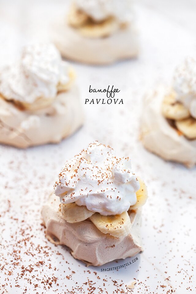 Mini Banoffee Pavlovas | www.spachethespatula.com #recipe