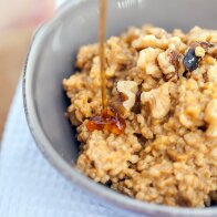 Pumpkin Pie Steel-Cut Oatmeal with Walnuts and Maple Syrup | www.spachethespatula.com #recipe