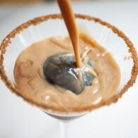 Pumpkin Spice Latte Martini | www.spachethespatula.com #recipe