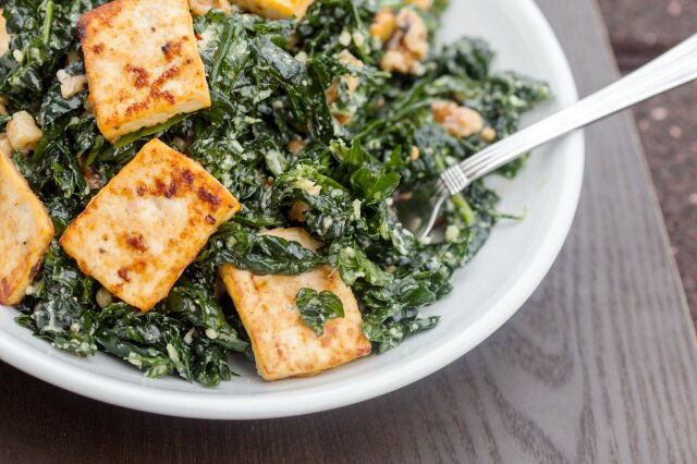 The BEST kale salad you will EVER try...seriously! | www.spachethespatula.com #recipe