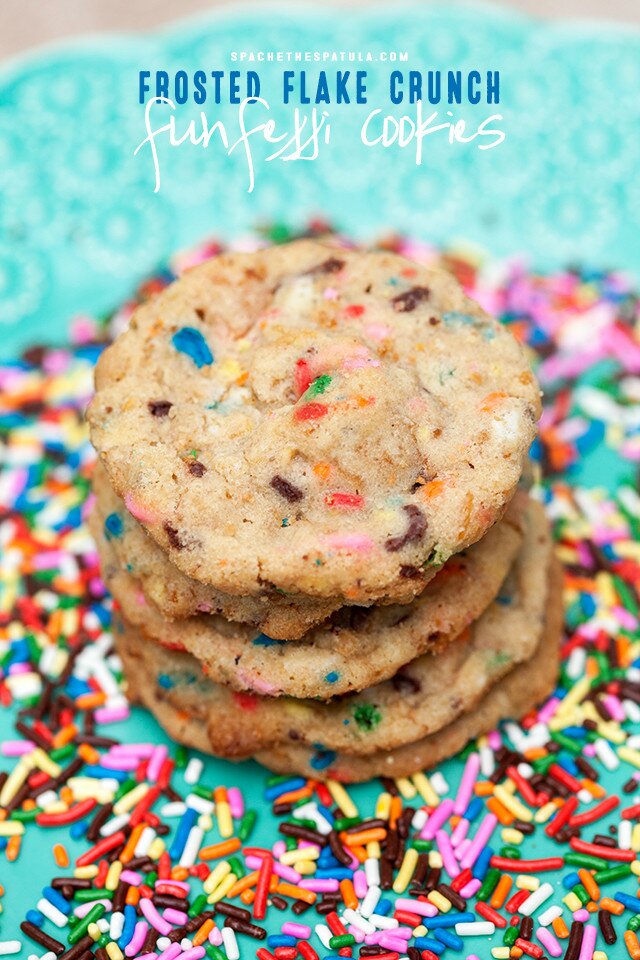 These Momofuku Milk Bar-Inspired cookies are stuffed with sprinkles and a Frosted Flake crunch! | www.spachethespatula.com #recipe