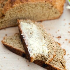 This slightly sweet, nutty, yeast-less bread has a crunchy outside and a super tender inside. Serve it with a creamy Irish butter for ultimate enjoyment! www.spachethespatula.com #recipe