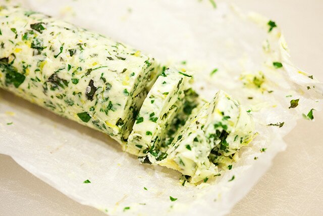 Dress up your favorite savory recipes with this fresh and vibrant compound butter using lemon and a variety of herbs! | www.spachethespatula.com #recipe