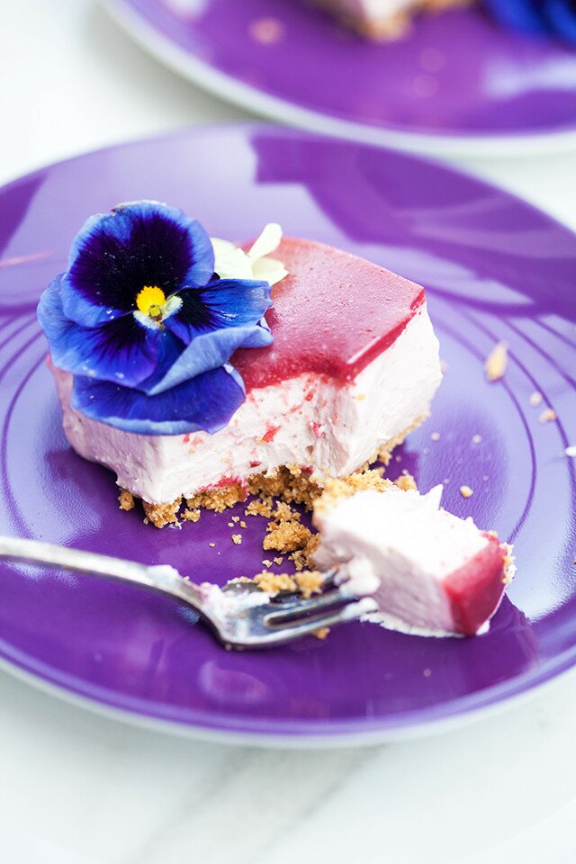 These pretty, little cheesecake squares are creamy, dreamy, no-bake delights! | www.spachethespatula.com #recipe